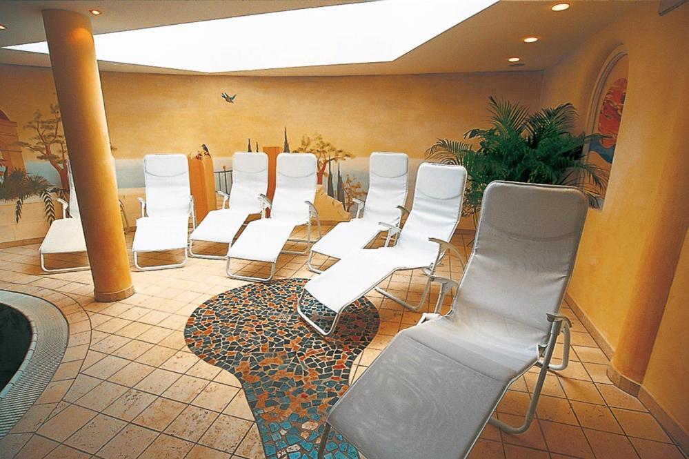 Hotel Maria Theresia Silandro Dış mekan fotoğraf