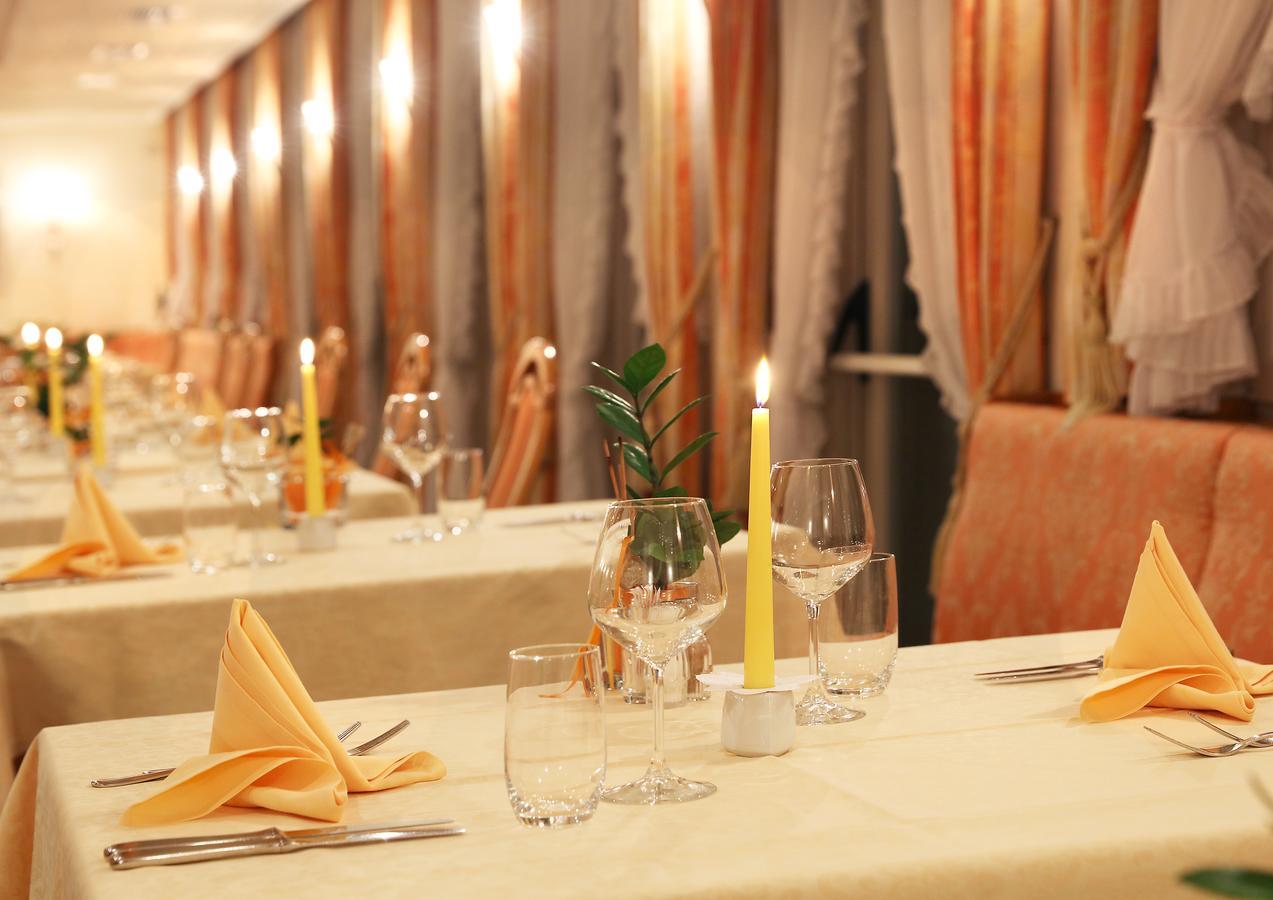 Hotel Maria Theresia Silandro Dış mekan fotoğraf