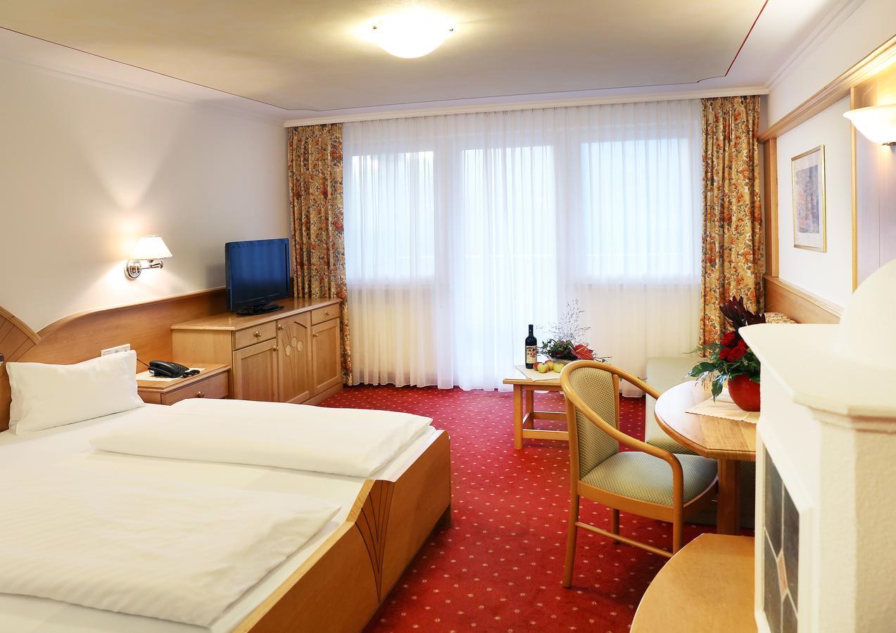 Hotel Maria Theresia Silandro Dış mekan fotoğraf
